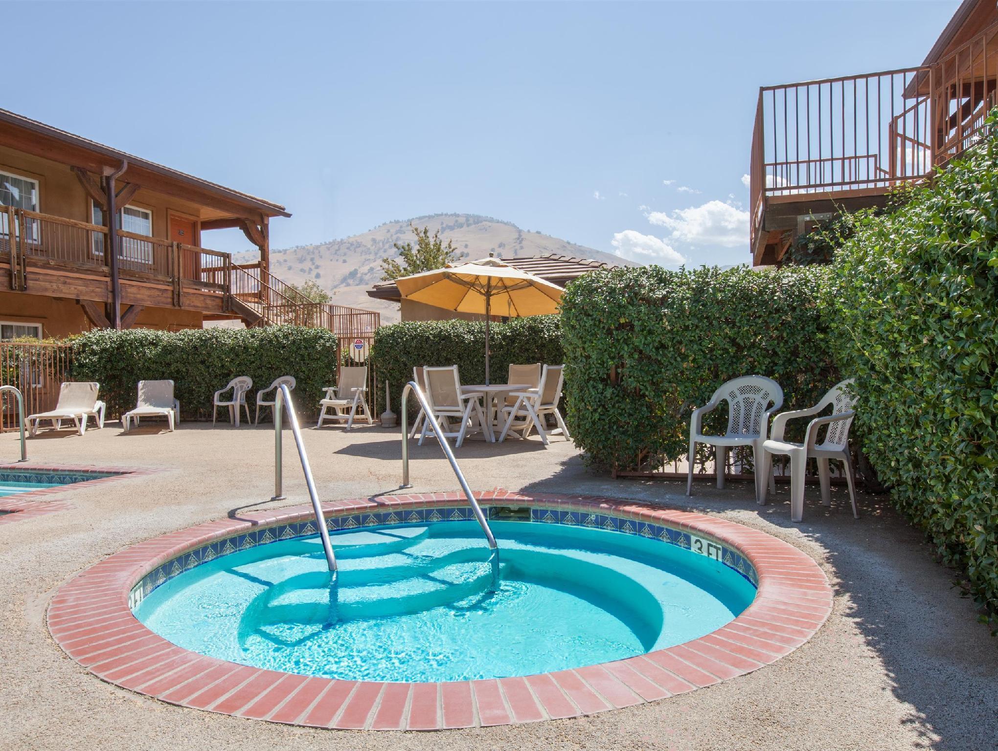 Days Inn By Wyndham Lebec Grapevine Exteriér fotografie