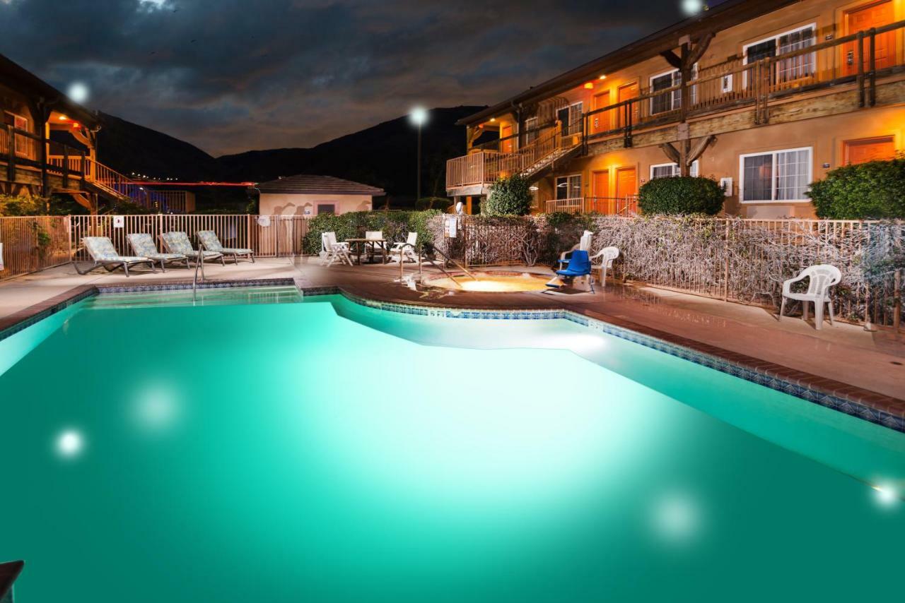 Days Inn By Wyndham Lebec Grapevine Exteriér fotografie